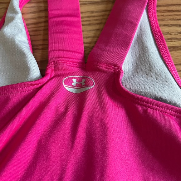 UA Heat Gear Under Armour Hot Pink Small Tank Top Athletic Shelf Bra - Picture 1 of 9